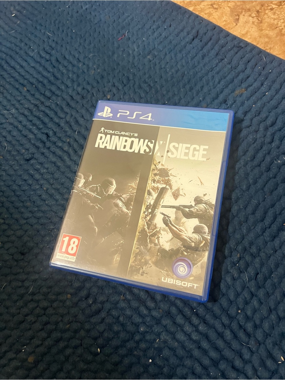 Tom Clancy's Rainbow Six Siege PS4 Game - - Blue Case